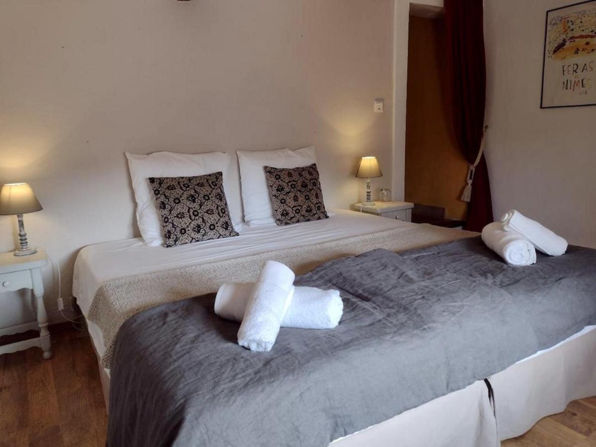 La Maison Des Autres, piscine chauffée, chambres d'hôtes proches Uzès, Nîmes, Pont du Gard Saint-Genies-de-Malgoires Esterno foto