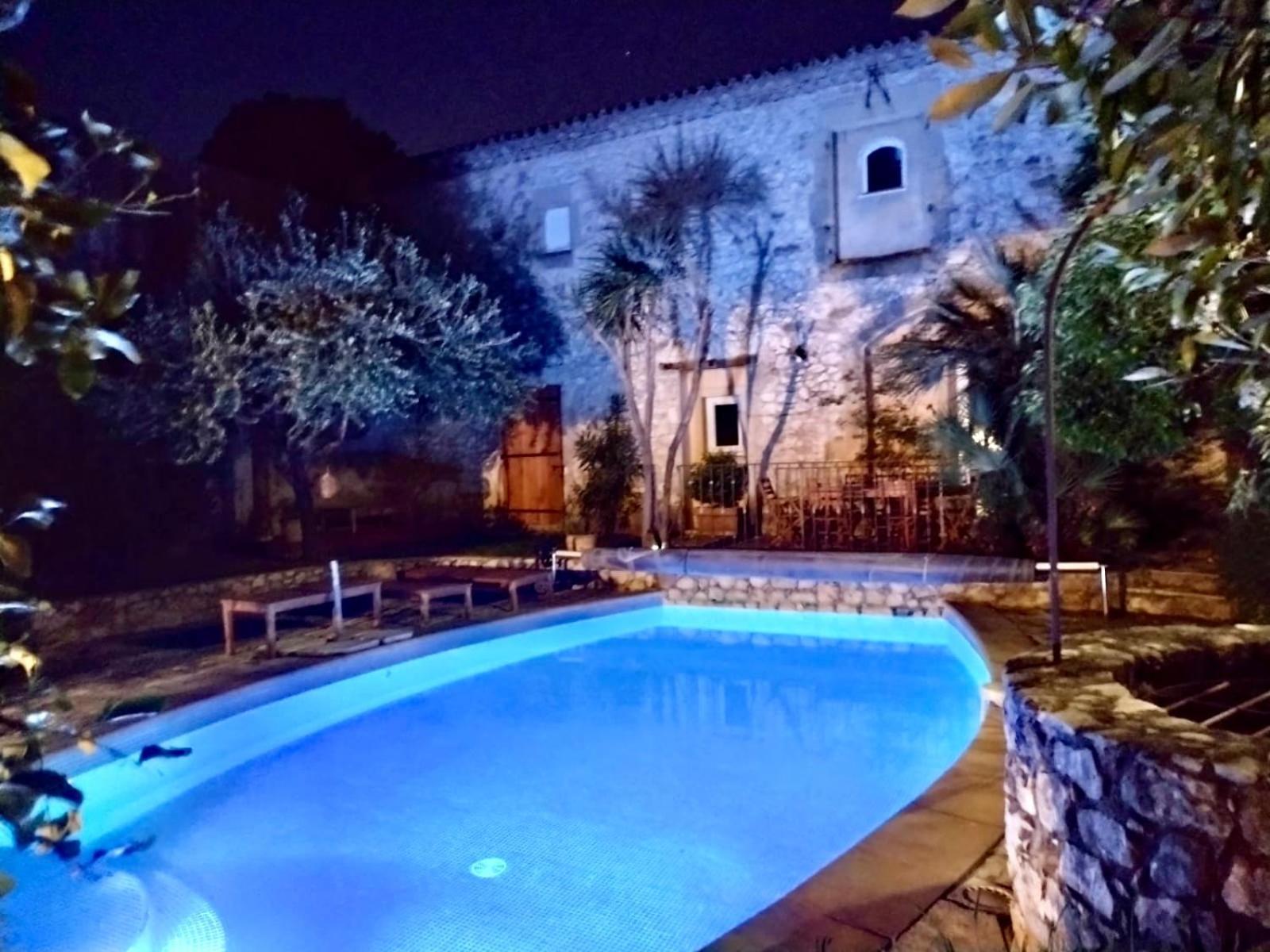 La Maison Des Autres, piscine chauffée, chambres d'hôtes proches Uzès, Nîmes, Pont du Gard Saint-Genies-de-Malgoires Esterno foto