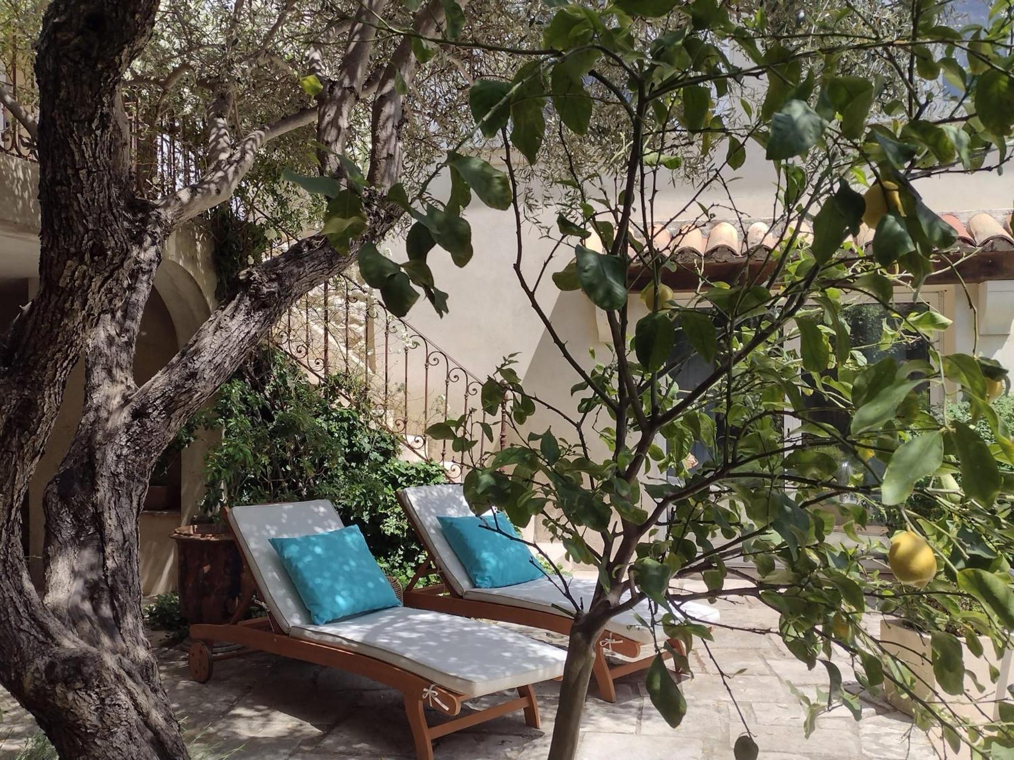 La Maison Des Autres, piscine chauffée, chambres d'hôtes proches Uzès, Nîmes, Pont du Gard Saint-Genies-de-Malgoires Esterno foto
