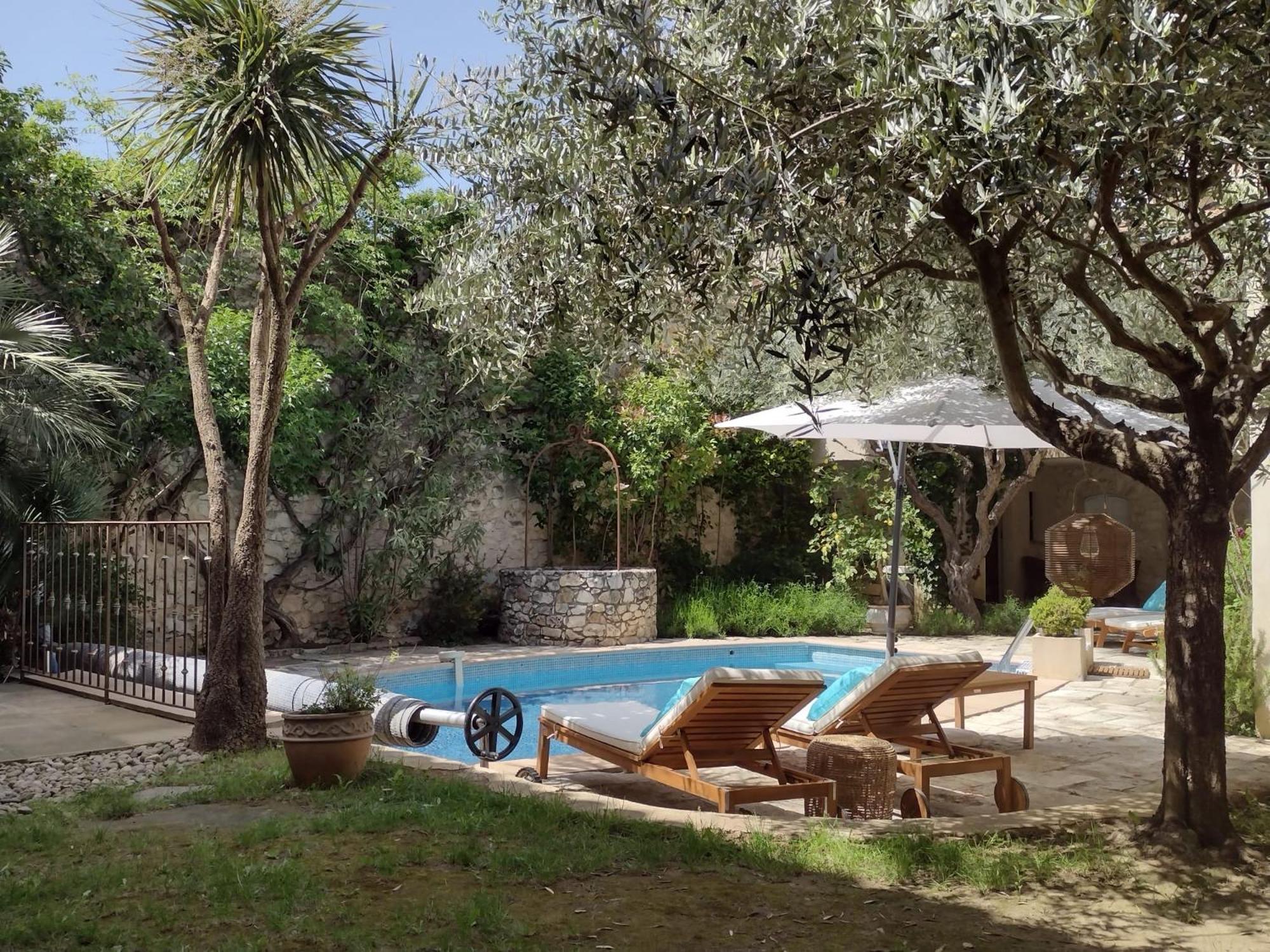 La Maison Des Autres, piscine chauffée, chambres d'hôtes proches Uzès, Nîmes, Pont du Gard Saint-Genies-de-Malgoires Esterno foto