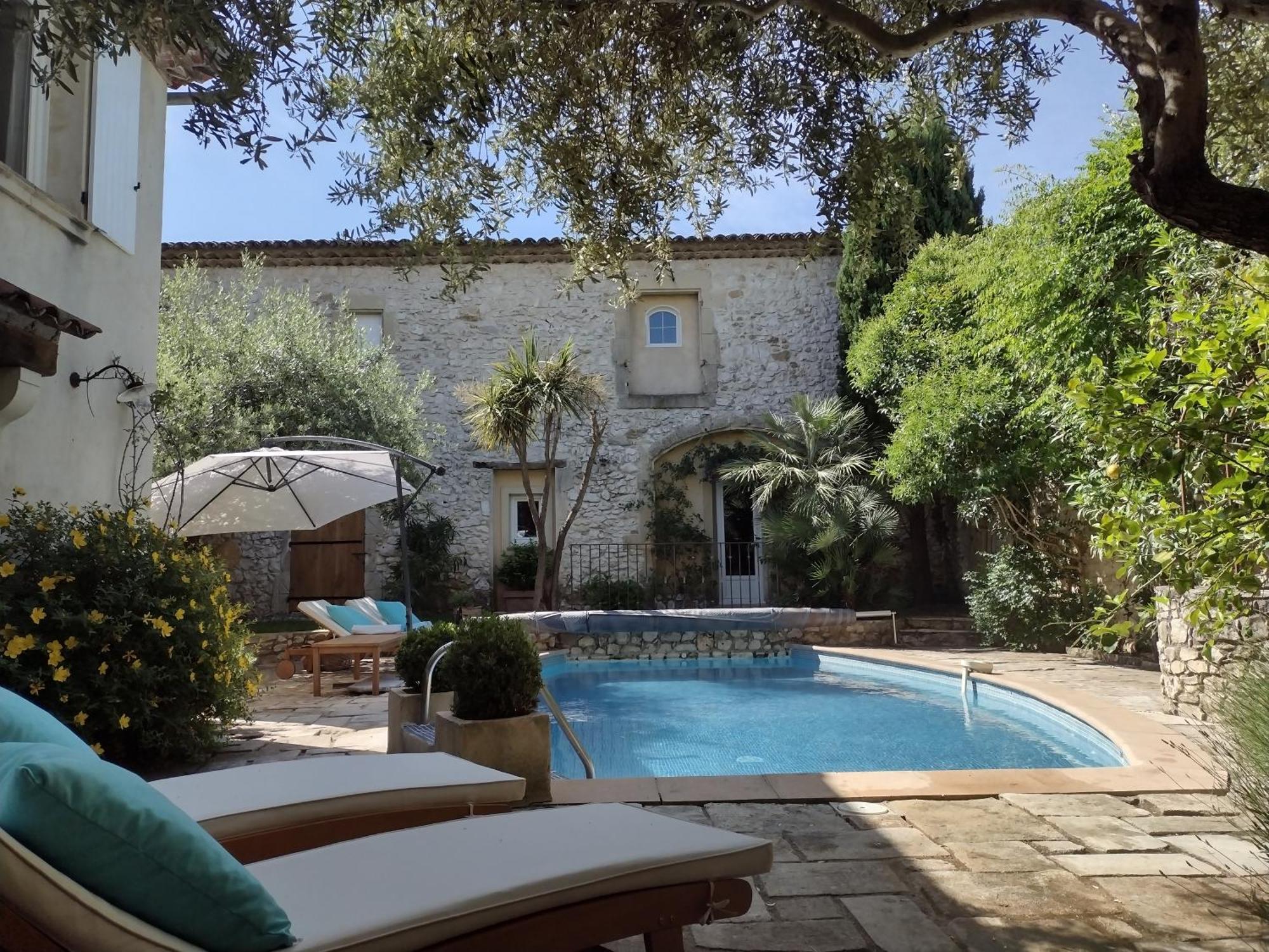 La Maison Des Autres, piscine chauffée, chambres d'hôtes proches Uzès, Nîmes, Pont du Gard Saint-Genies-de-Malgoires Esterno foto