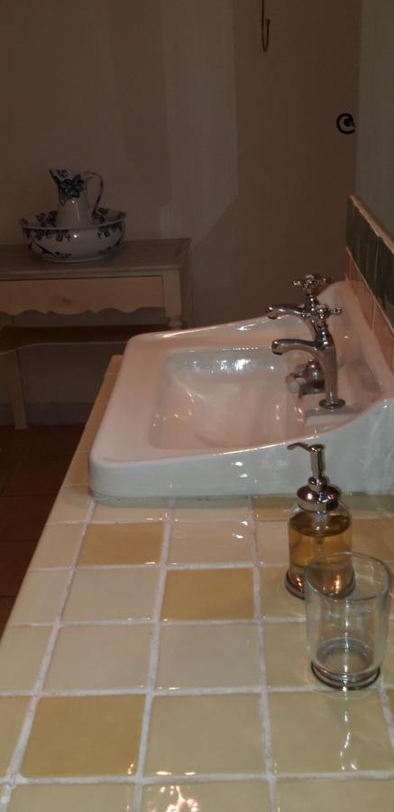 La Maison Des Autres, piscine chauffée, chambres d'hôtes proches Uzès, Nîmes, Pont du Gard Saint-Genies-de-Malgoires Esterno foto